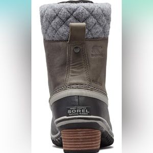 Sorel Snow Boots! Women size 9, very lightly worn!